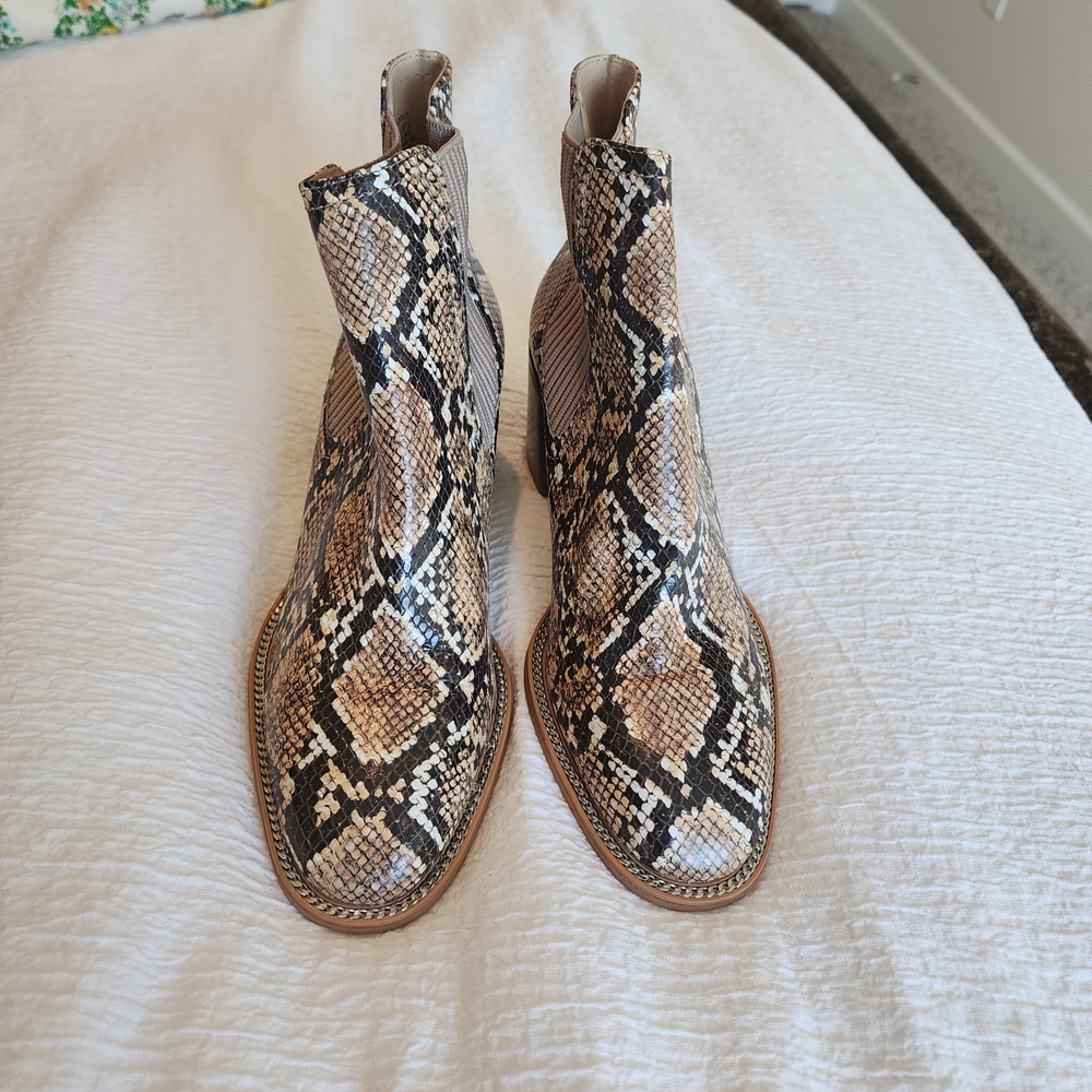 NWOT, Vince Camuto LeatherSnakeskin Ankle Booties -  Size 7M / 37.5.